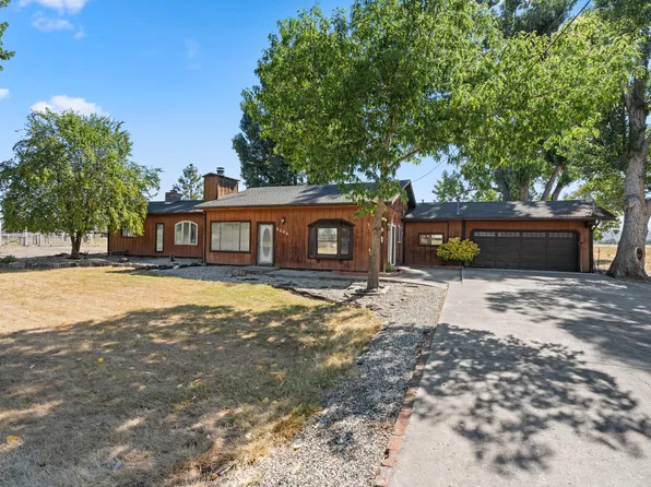 6606 Domino Rd, Central Point, OR 97502