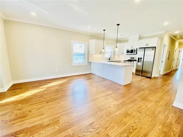 63 Linden Avenue image 5 of 9