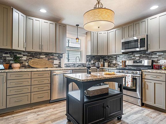 Kitchen - Main Level