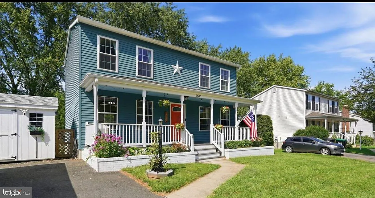 3 bed, 3.0 bath, 2062 sqft, $3,195 — Photo 2