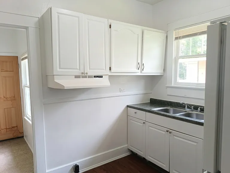 1313 4th Ter W — Photo 3