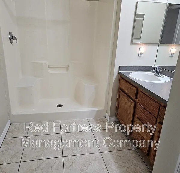 98 Milwaukee Blvd — Photo 9