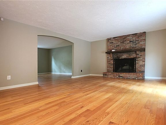 4th image of 10235 Log Cabin Ct