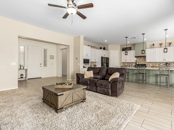 3rd image of 23131 E VIA DEL SOL --