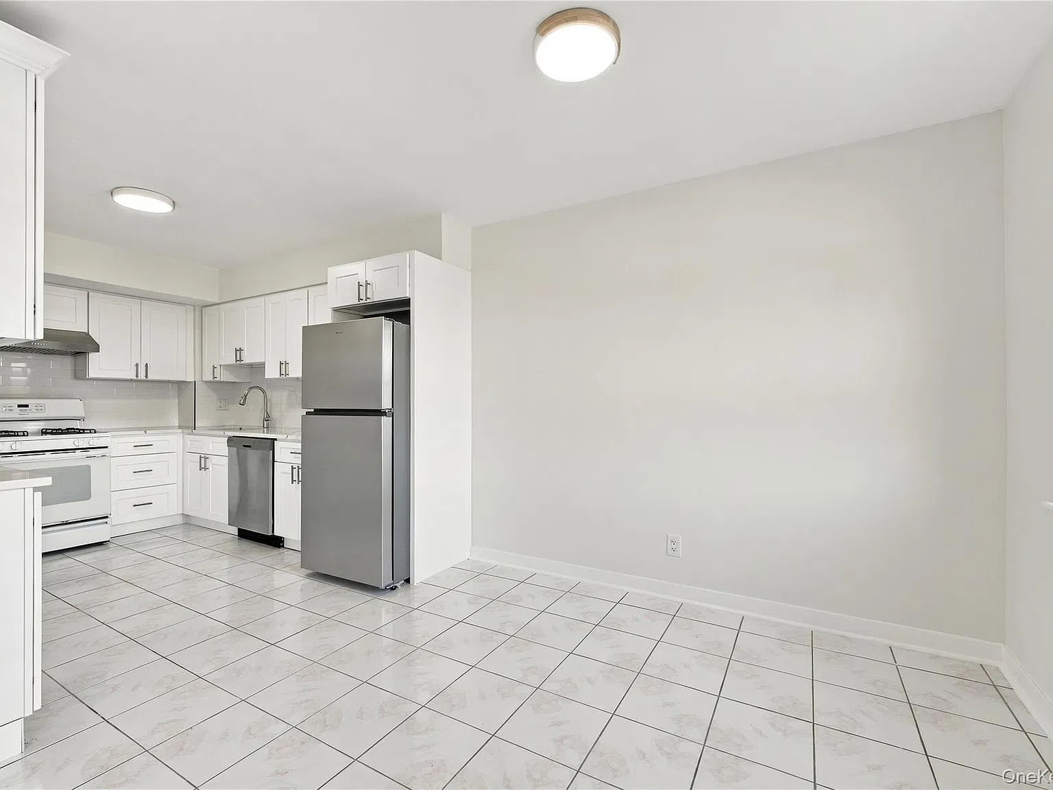 3 bed, 1.5 bath, 900 sqft, $3,500 — Photo 4