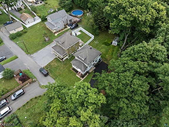 2nd image of 16 Garden Ave