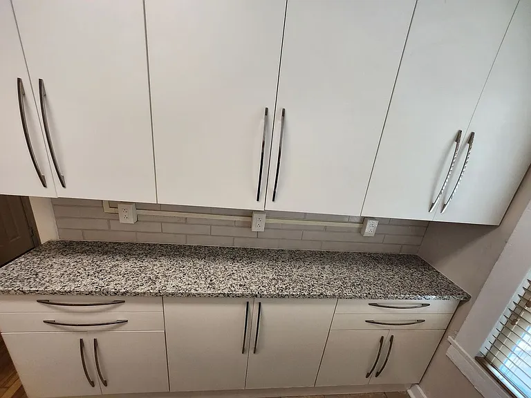1000 Carteret Ave #8 — Photo 3