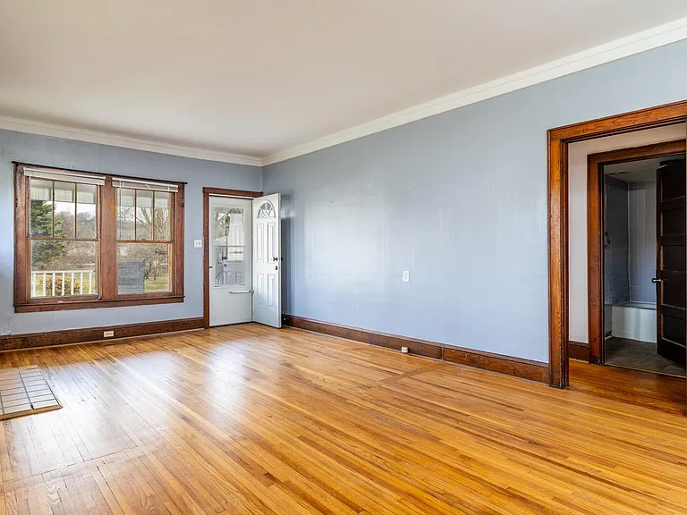 1122 Phillips Ave — Photo 1