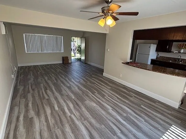 829 & 831 S Oaks Ave — Photo 11