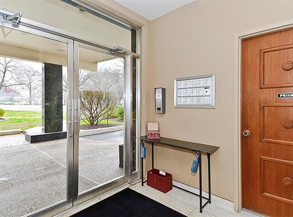 5th image of 6415 Jamieson Ave APT 204