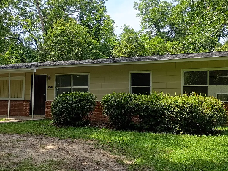 2457 Brevard Dr — Photo 3