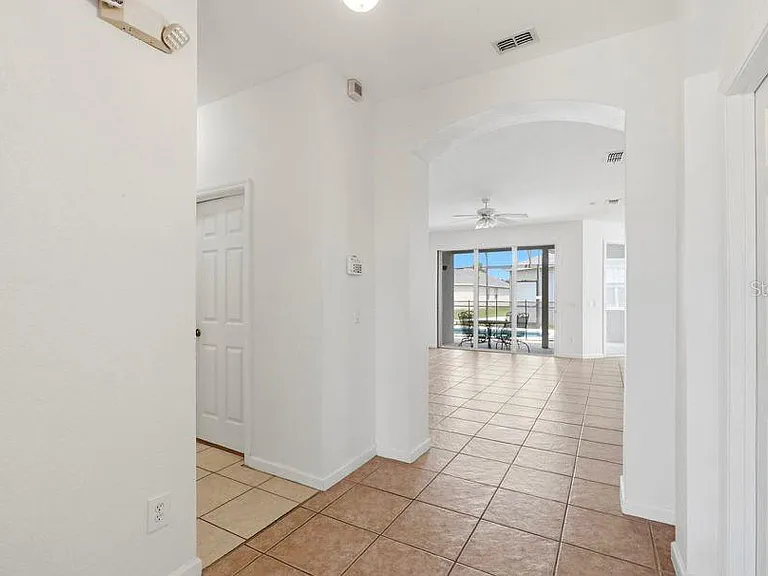 4967 Pall Mall St W — Photo 27
