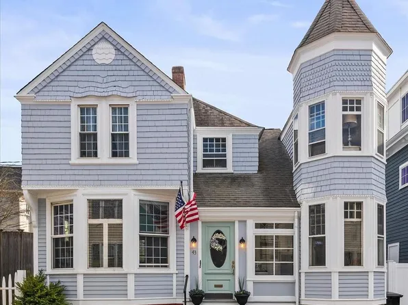43 Howard St, Newport, RI 02840
