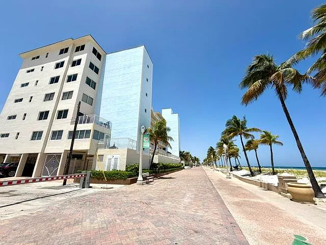 1 bed, 1.0 bath, 660 sqft, $2,500 — Photo 2