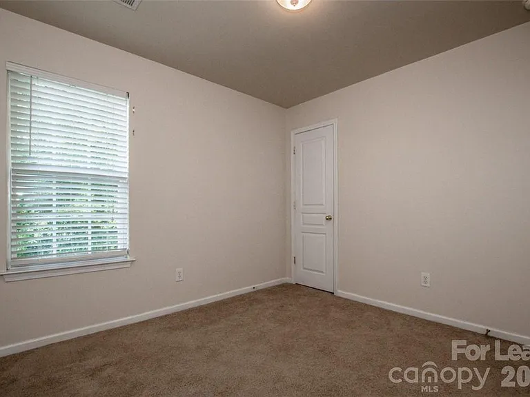 11133 Aprilia Ln — Photo 23