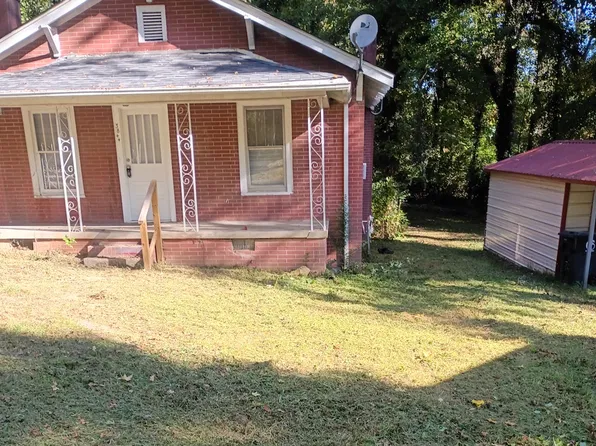 3844 Green Point Dr, Greensboro, NC 27407