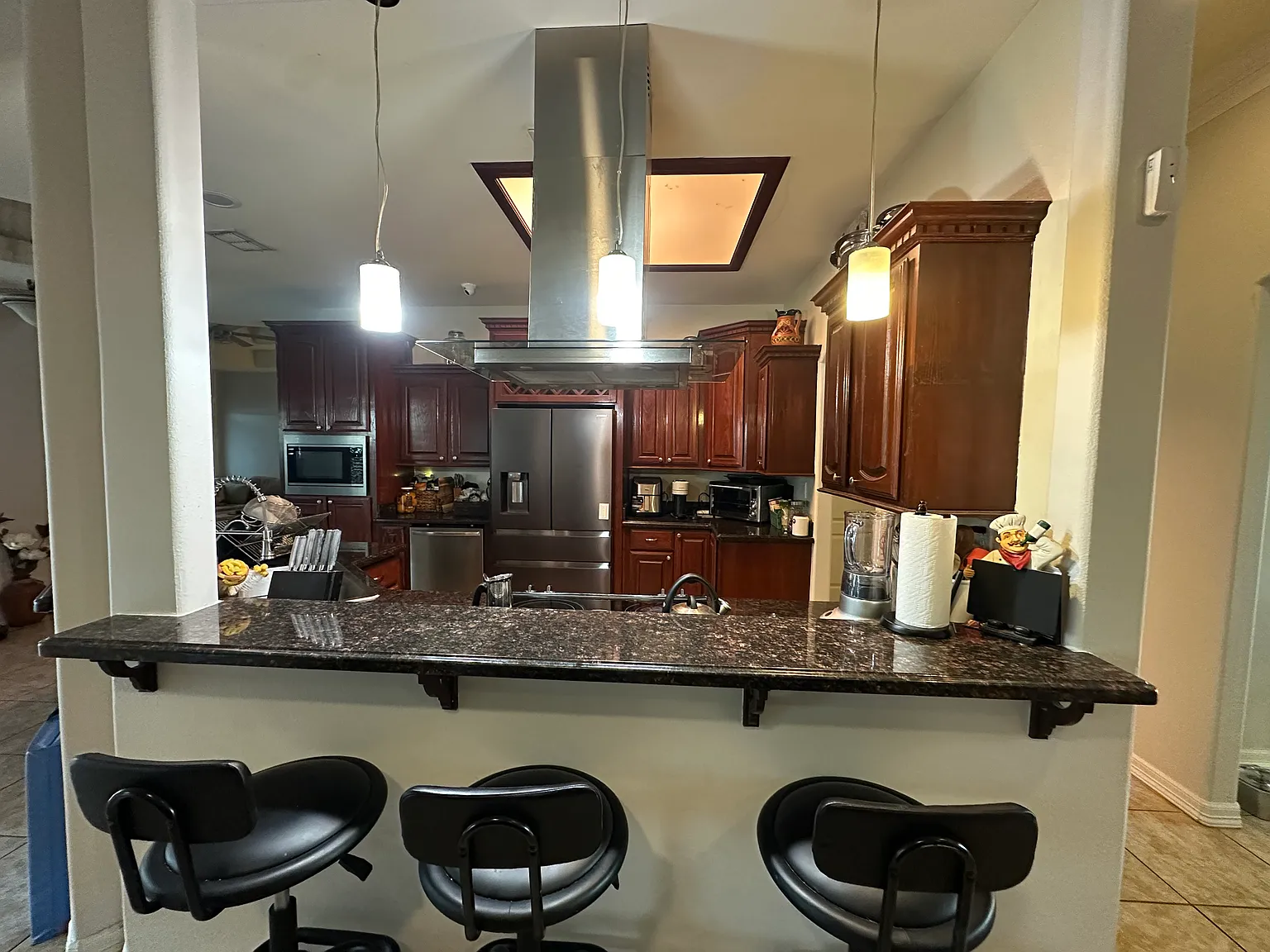 3 bed, 2018 sqft, $2,000 — Photo 3