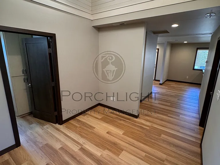 407 E Main St #A — Photo 14