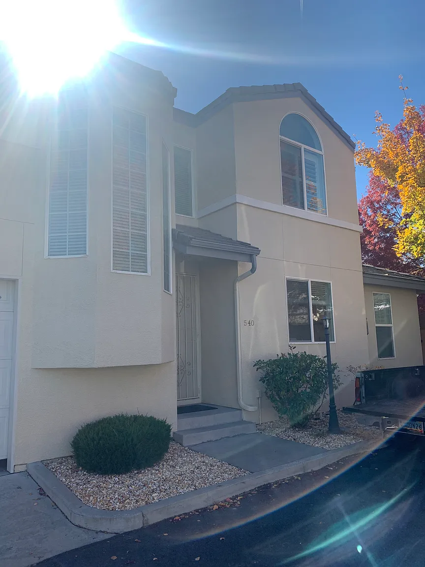 540 Warren Ct photo 1