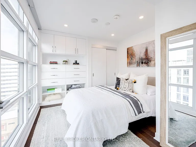 501 Adelaide St W #1308 — Photo 12