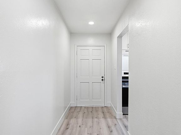 5th image of 161 W Spring Ln