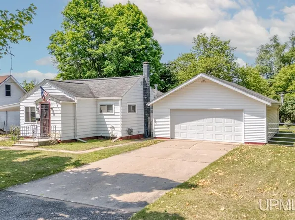 324 Doraland St, Kingsford, MI 49802