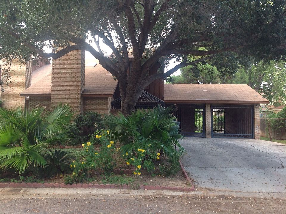 2nd image of 818 Armadillo St