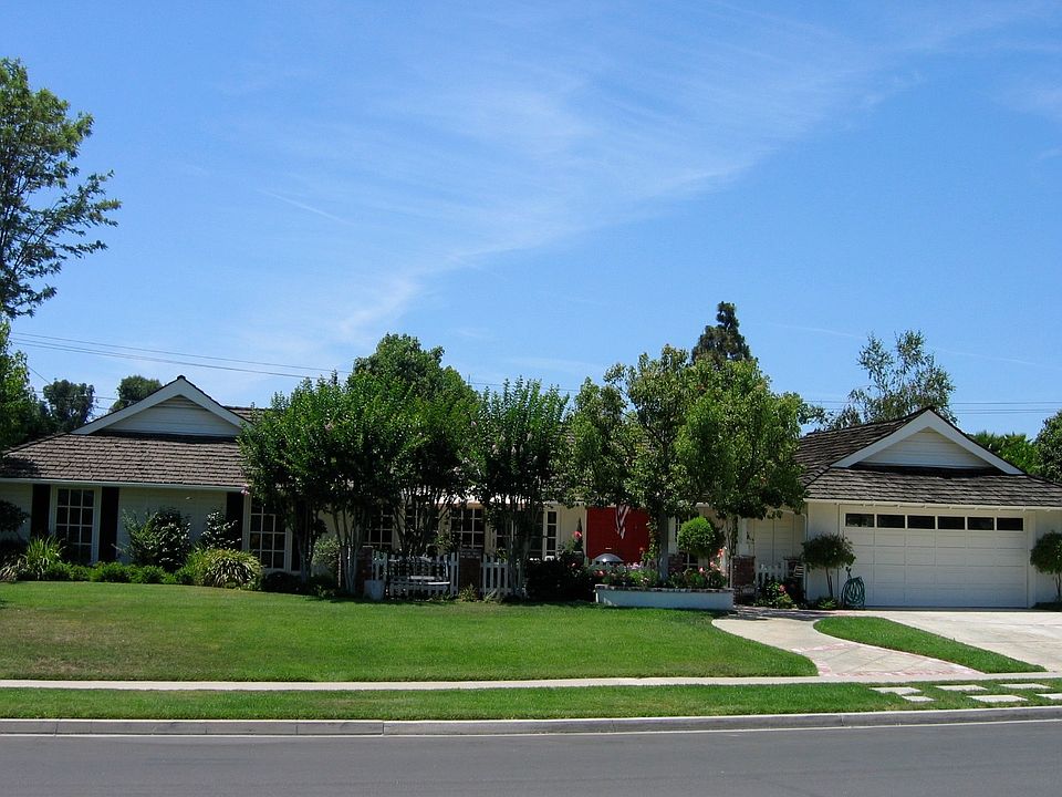 single story ranch style home