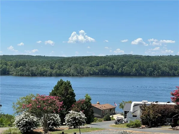 133 Lake View Dr, New London, NC 28127