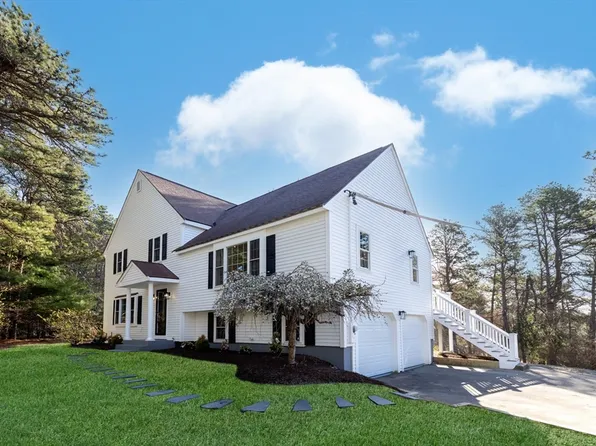 196 Bourne Rd, Plymouth, MA 02360