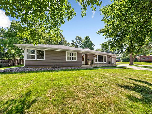 4th image of 1071 Anderson Pl