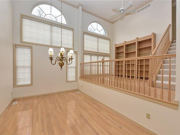 3rd image of 29956 Yorktown Dr #67