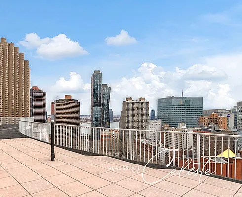 Sold by Sotheby's International Realty | media 15