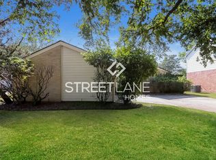 8107 Town Creek Dr, Houston, TX 77095