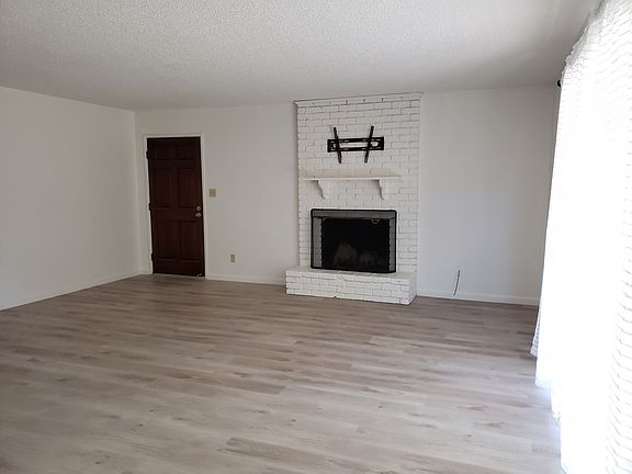 4th image of 4914 Cowell Blvd