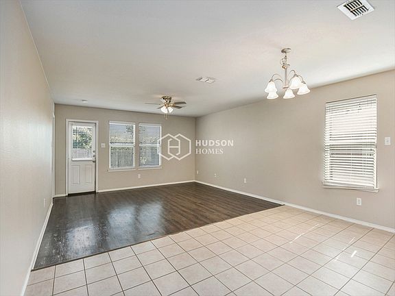 5th image of 1212 Foxglove Ln