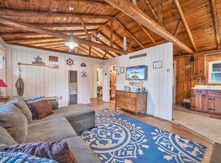 305 Laurel Ln, Greentown, PA