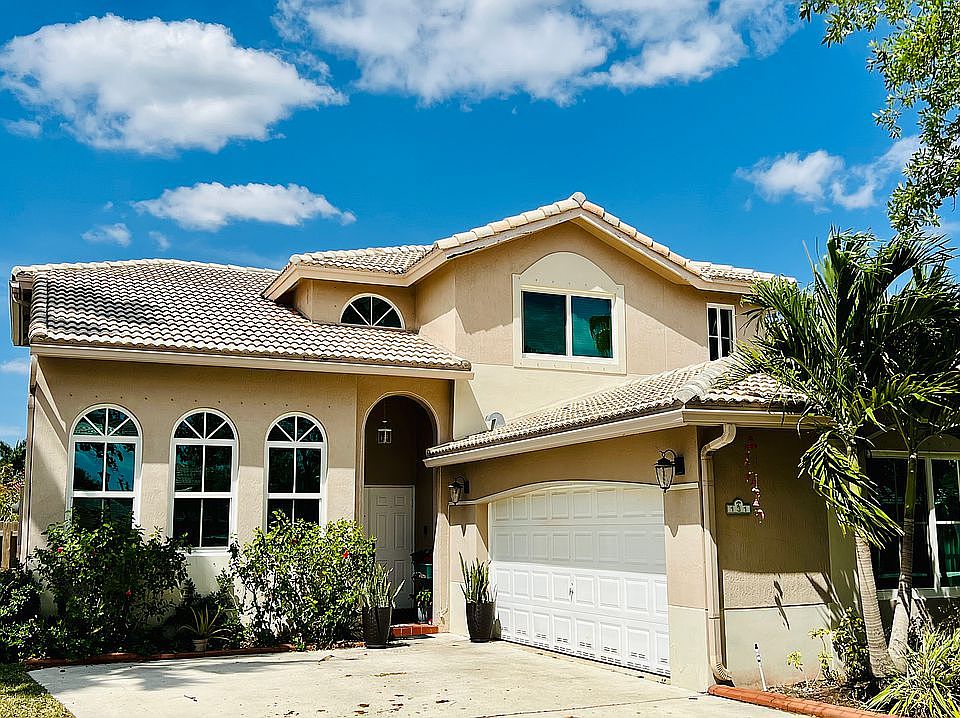 1st image of 131 W Royal Cove Cir