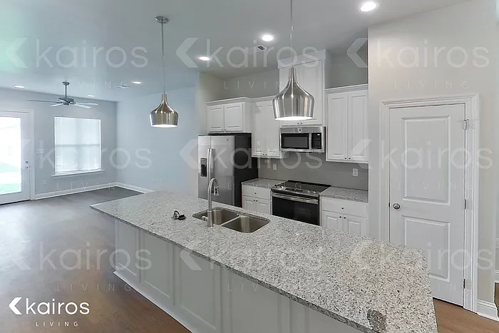 4816 Dacha Ln — Photo 3