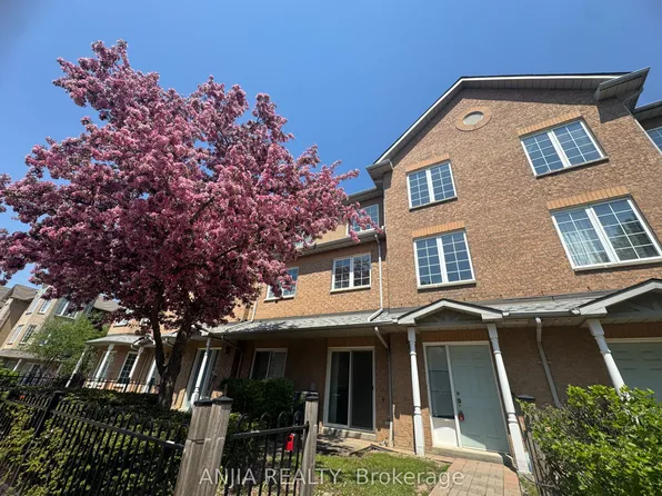 2 Alpen Way #3, Markham, ON L3R 4G1