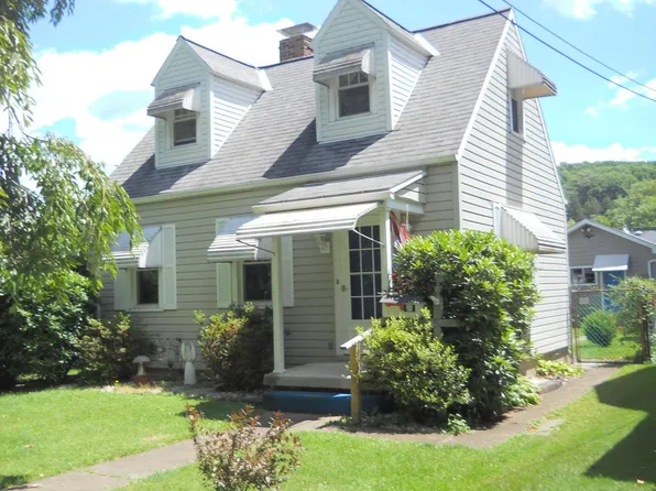 1119 Sycamore St, Connellsville, PA 15425