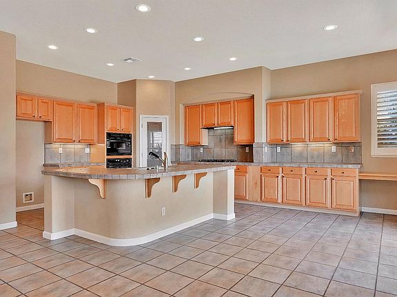 4th image of 5907 Saint Andrews Dr