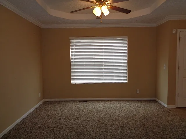 2320 Hayward Ln — Photo 3
