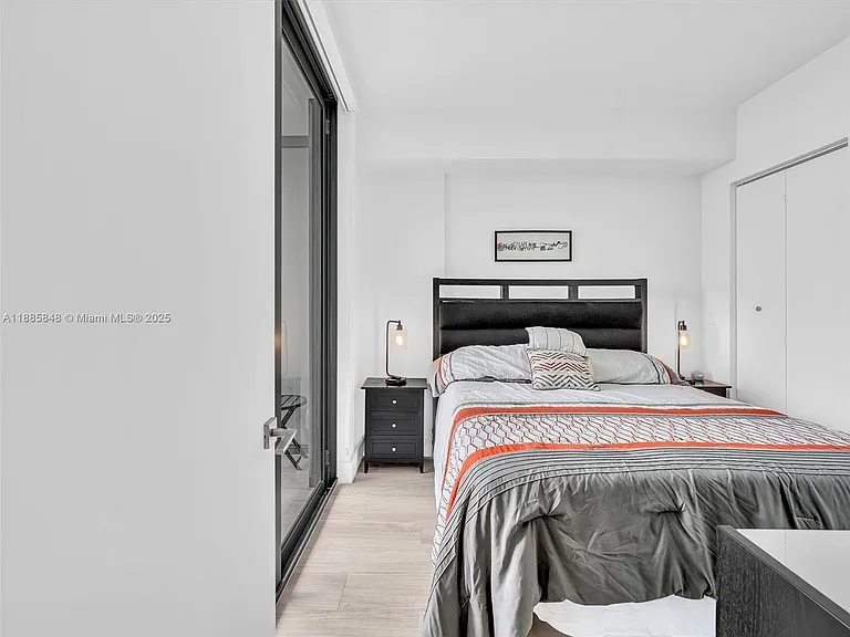 121 NE 34th St #3114 — Photo 35