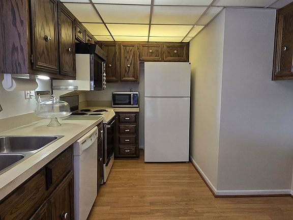5th image of 1504 Woodbridge Rd APT 2B