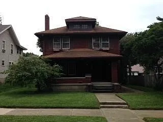 2404 Superior Ave photo 1