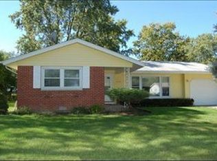 1118 Hartford Ln, Elk Grove Village, IL 60007