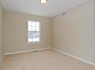 108 Spyglass Cv, Carpentersville, IL 60110