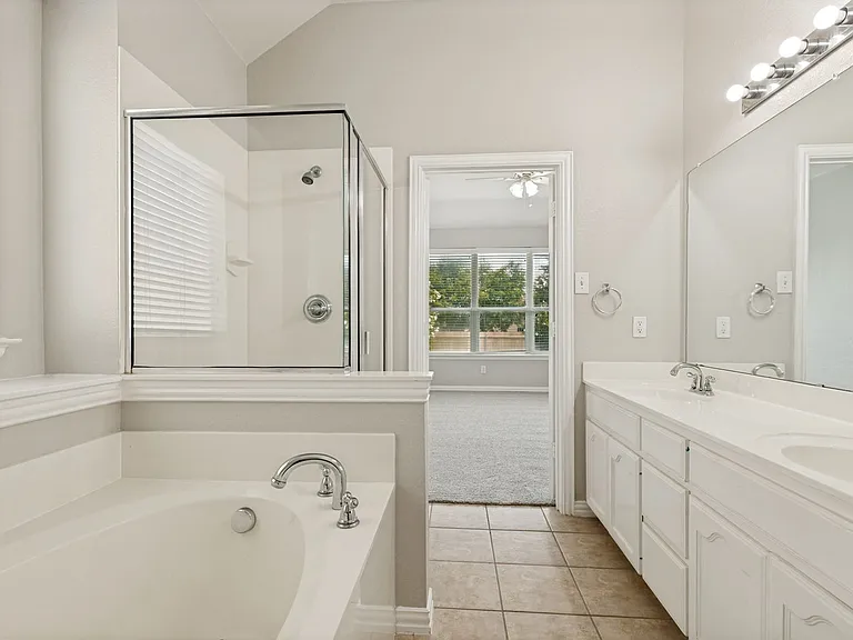 10129 Sanden Dr — Photo 11