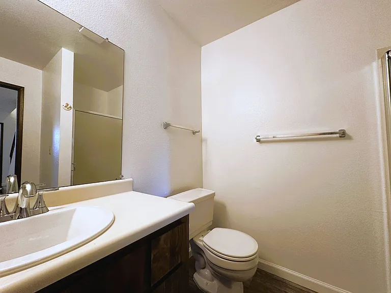 1358 Parkway Dr — Photo 9